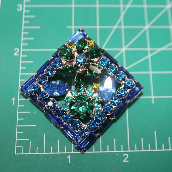Juliana Blue and Green Rhinestone Vintage Brooch - Picture 8 of 11